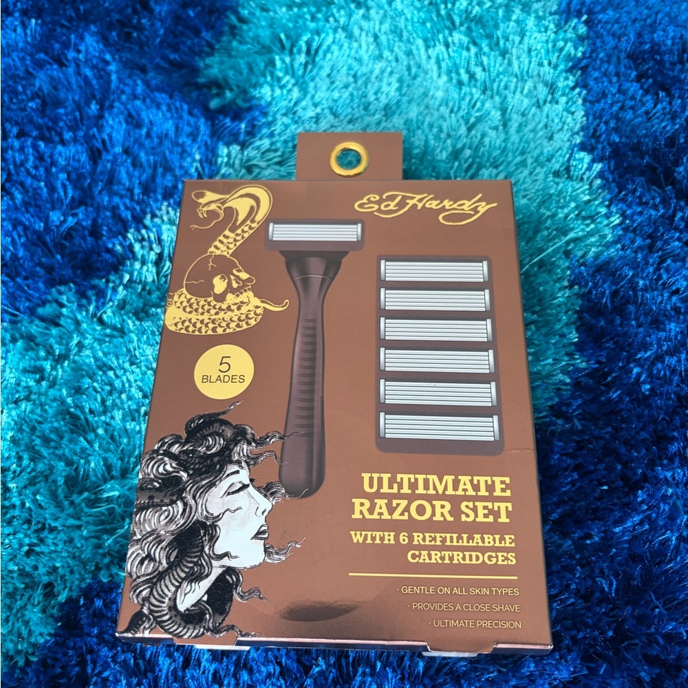 Ed Hardy Brown and Gold Ultimate Razor Set with 6 Refillable Cartridges